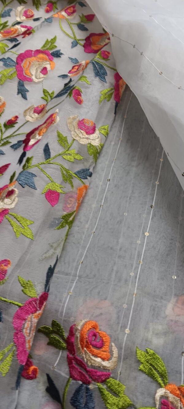 Elegant Handwoven Muslin Saree with Pink Rose Embroidery – Perfect for Festive and Party Wear - Image 4